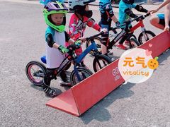 -八爪矩阵极限运动馆·儿童平衡车·感统训练(南海子公园校区)