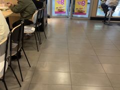 -麦当劳(轻轨曹杨路店)
