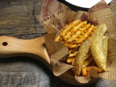 -HIGH FIVE哈福手工汉堡(桂林路店)