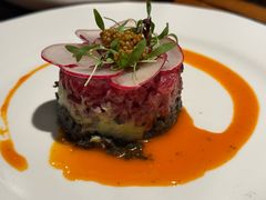 生牛肉塔塔配牛油果酱-Solo(衡山路店)