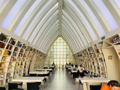 -钟书阁(松江泰晤士小镇店)