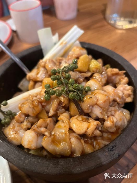 新白鹿餐厅(百联中环店)石锅牛蛙图片