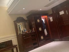 -深圳富苑皇冠假日套房酒店