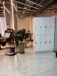 -PE SALON 