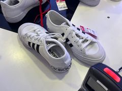 -唯品会(北京国瑞城店)