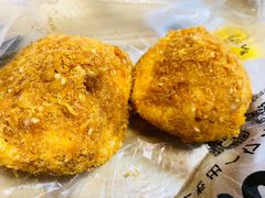 蟹黄酥松小贝-鲍师傅糕点(台东步行街店)