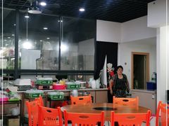 大堂-老何家后安粉·糟粕醋海鲜火锅(三亚湾椰梦长廊店)