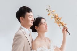 -雪中彩影婚纱摄影·微光艺术中心