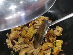 -70後铁锅炖(坡博总店)