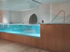 -涨巢·潮玩水疗局