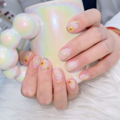 -七彩虹美甲美睫 半永久