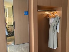 -深圳宝安体育馆希尔顿欢朋酒店