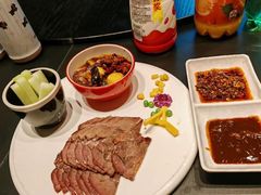 -艳阳天民俗村(公园路店)