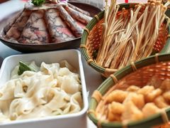 -喃喃椰·糟粕醋·椰子鸡火锅(七堡花园店)