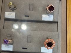 -品真阁华夏典当行(四通桥店)