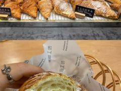黄金流奶羊角包-麦田工坊(月湖店)