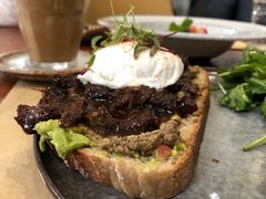 慢煮牛肉温泉蛋吐司-O'mills Sourdough Bakery&Bistro(永嘉路店)