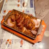 不爱吃米饭的我都吃了好多口。然后菠萝包！
