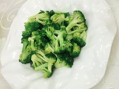 清炒西兰花-同和居(什刹海店)
