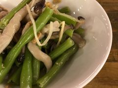 -晶华冠军牛肉面坊