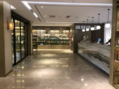 -杭州西湖湖滨银泰亚朵酒店