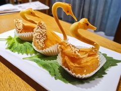 象形天鹅酥-小湾茶楼