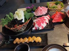 -湊湊火锅·茶憩(杭州湖滨银泰in77店)
