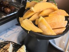 -曼听小寨海鲜烧烤·大连辣炒大王(盖州街店)