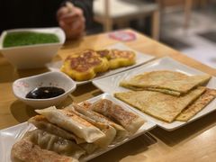 猪肉白菜锅贴-嘉和一品粥(山水店)