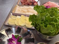 -围炉肉舍•炭烤活鳗•丹东海鲜烤肉(步行街店)