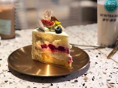 经典水果奶油切块蛋糕-欢饮(王府井总店)