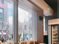 靠窗位-烫面包·面包烘焙(绿地缤纷城店)