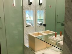 -上海滴水湖皇冠假日酒店