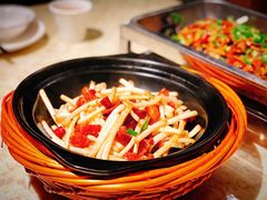 花生苗炒香肠-味上湘菜馆(岳麓山店)
