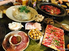 -渝嘴小老弟老火锅(华新村店)