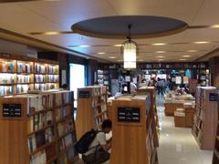 -新华书店(沙坪坝书城店)