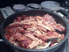 鲶鱼锅2-猪啊牛呀羊啊铜盘烤肉(正大广场店)