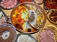 -洱火云南酸菜牛肉火锅(石景山当代商城店)