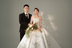 -雪中彩影婚纱摄影·微光艺术中心