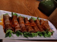 薄荷牛肉卷-云海肴·汽锅鸡·云南菜(天山百盛优客店)