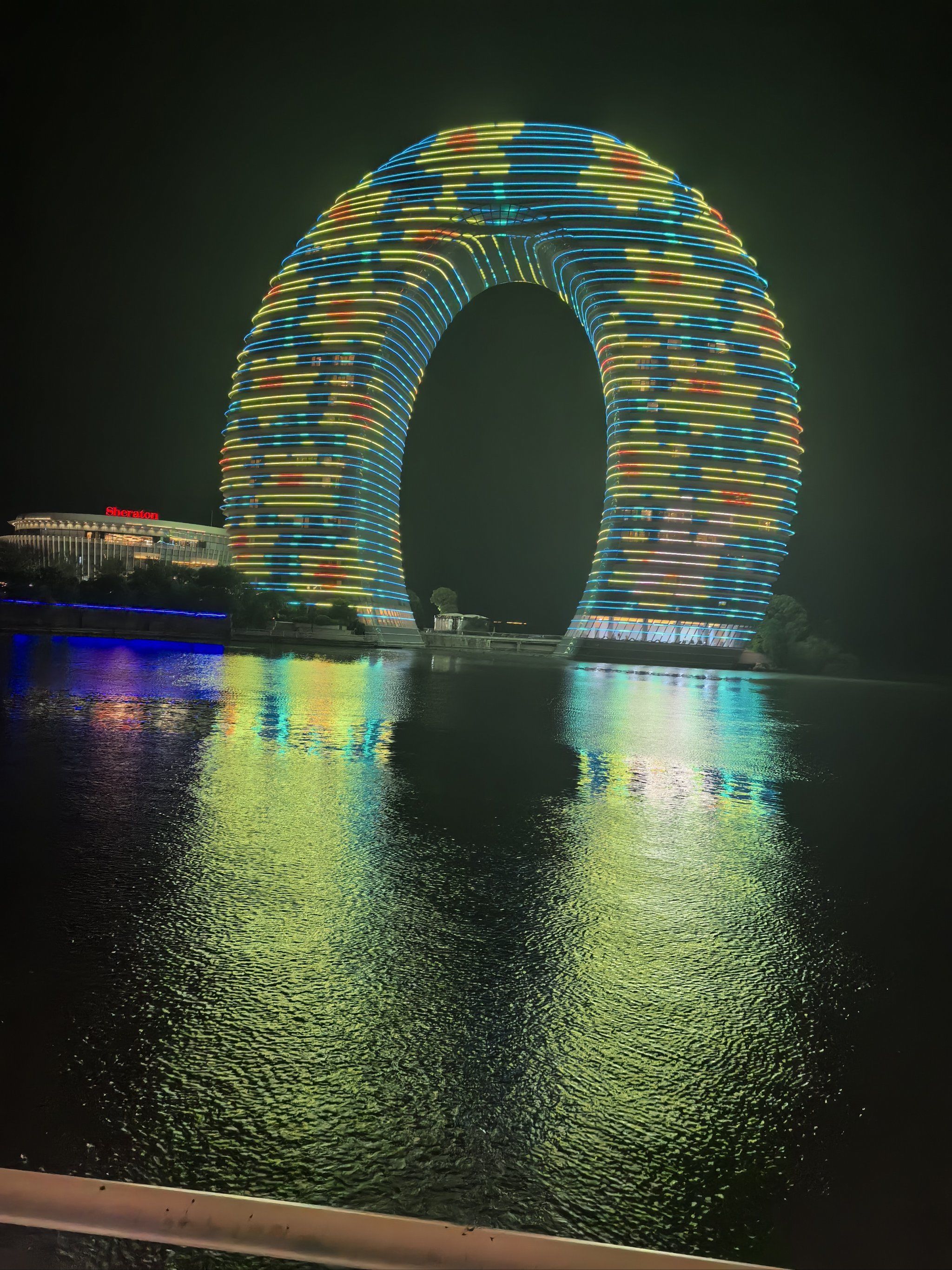 「湖州太湖旅游度假区-月亮广场」