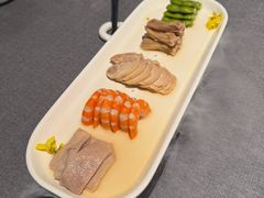 -HOMES上海本帮菜(襄阳公园店)