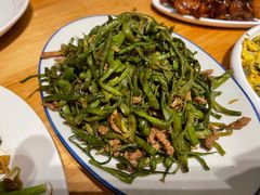 鲜豆角炒肉丝-姥姥家春饼店(惠新东街店)