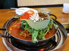 土豆排骨火锅-喇喇排骨火锅·传统韩式脊骨汤(望京西园总店)