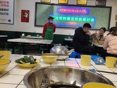 大堂-晓彭肥肠鸡·泡椒鸡火锅(水木天地店)