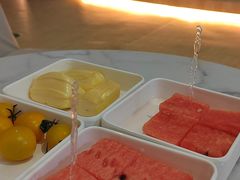 -涨巢·潮玩水疗局