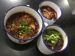 盅盅蹄花面-山城盅盅面