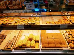 面包甜点陈列柜-九芝斋(解放路店)