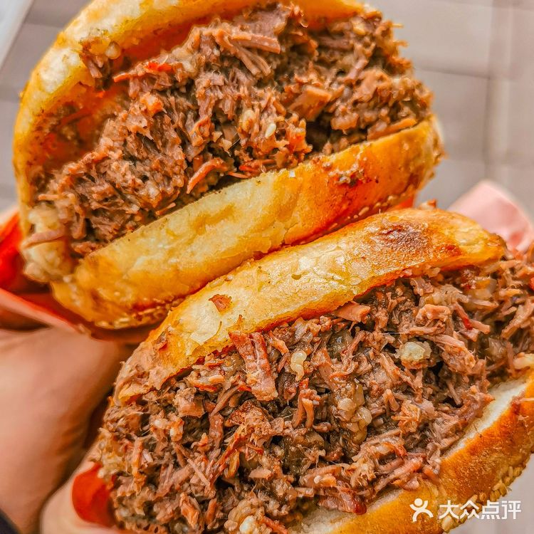 总要为这豪横的牛肉火烧来趟济南❗️香迷糊了❗️