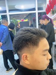 -PE SALON 